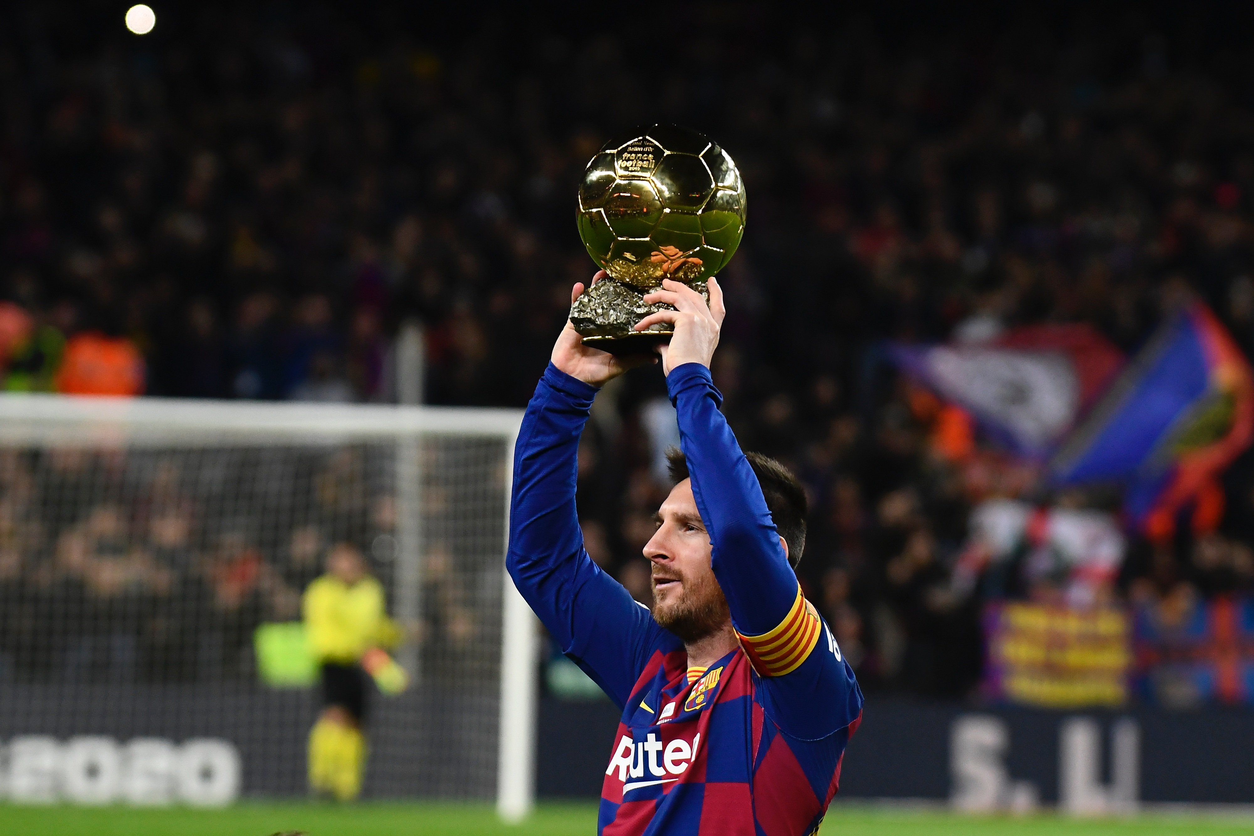 人在替补席，交易已完成！终于还是出局了！