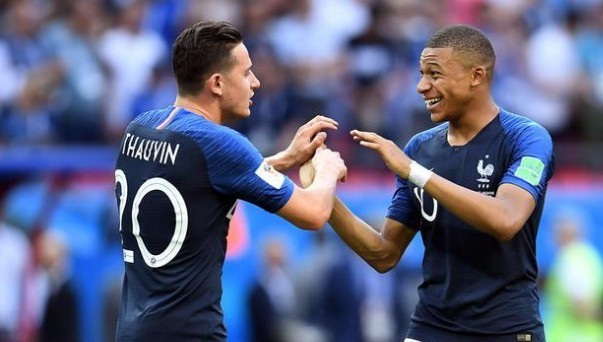 邮报：阿森纳正与布莱克本流浪者就17岁前锋蒂容进行谈判